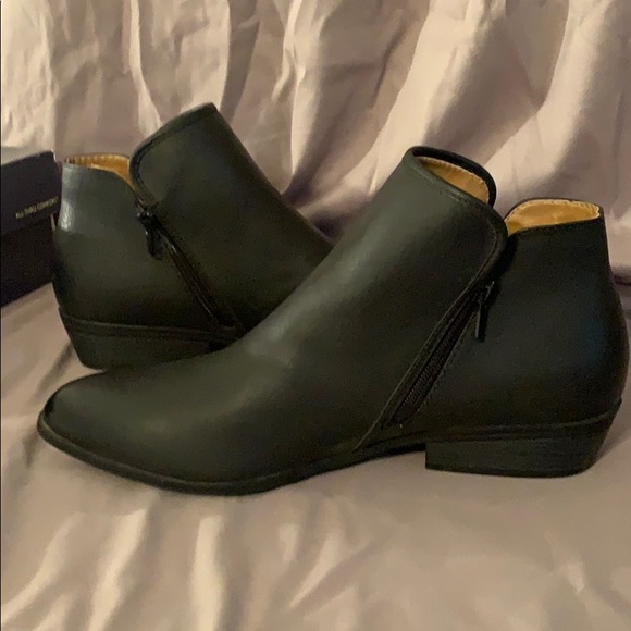 Natural Soul Shoes - Black Booties